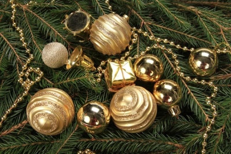 Full Artificial Christmas Trees: 5 Tips for Decorating