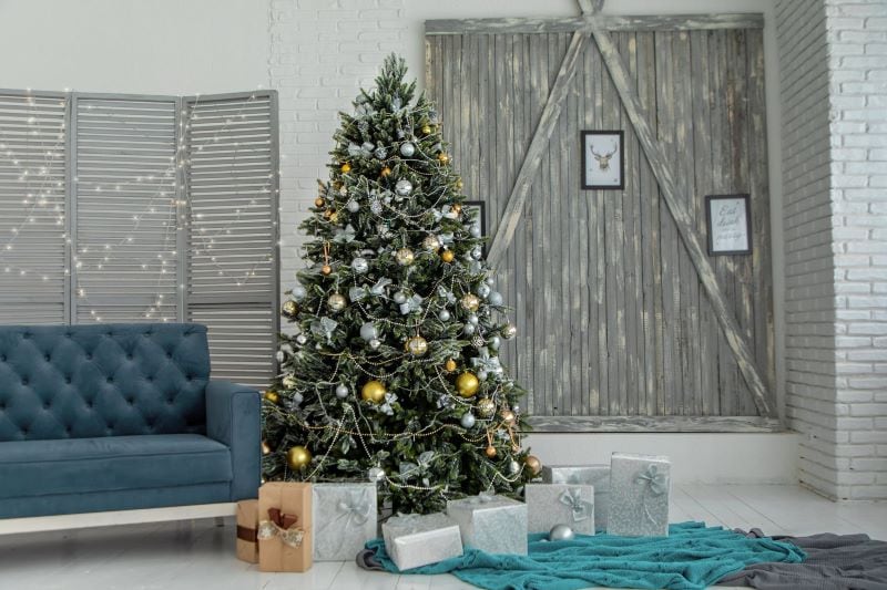 Add Sophistication to Your Holiday Decorations with a Beautiful Commercial Artificial Christmas Tree